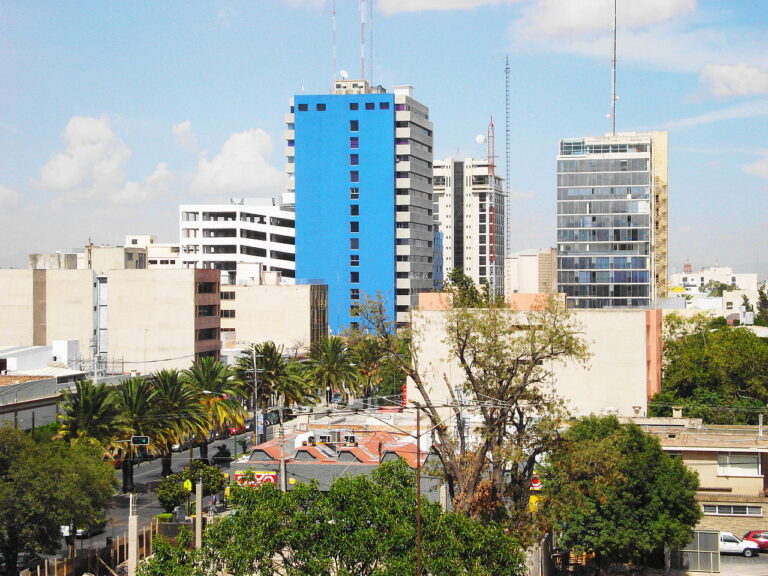 Ilustra vivienda vertical, tema de Luis Domingo Madariaga Lomelín