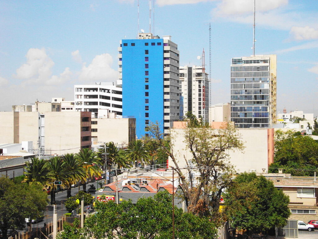 Ilustra vivienda vertical, tema de Luis Domingo Madariaga Lomelín