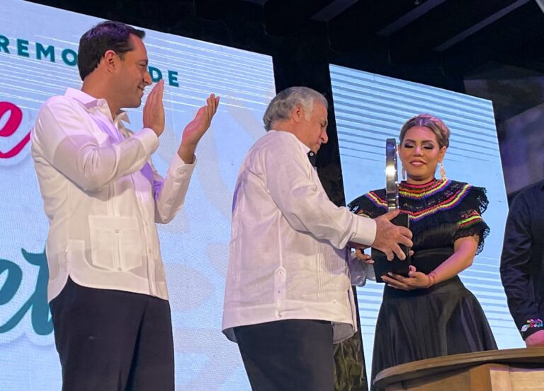 Firmó varios acuerdos Evelyn Salgado en beneficio del turismo de Guerrero.