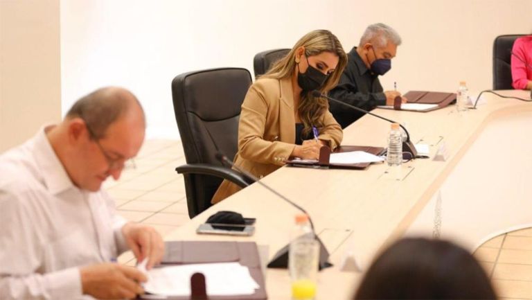 La gobernadora de Guerrero, Evelyn Salgado, durante la firma de un acuerdo de colaboración con UNICEF.