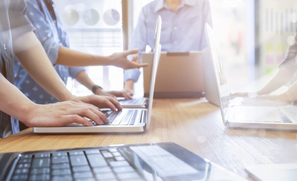 Rodrigo Besoy Sánchez destaca los emprendimientos tecnológicos como buena opción para las Oficinas Familiares.