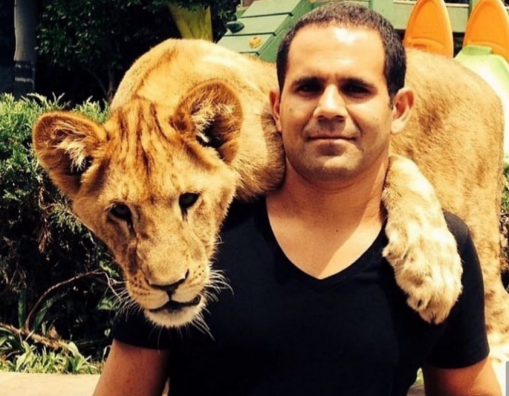 A Eduardo Serio se le acusa de abandono y maltrato de grandes felinos protegidos por la legislación ambiental.