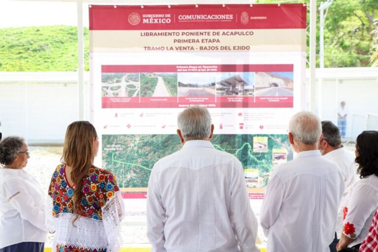 Junto al presidente Andrés Manuel López Obrador, Evelyn Salgado inauguró la obra.