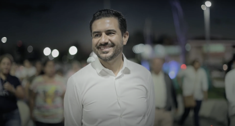 Miguel Ángel Yunes Márquez convive con ciudadanos veracruzanos