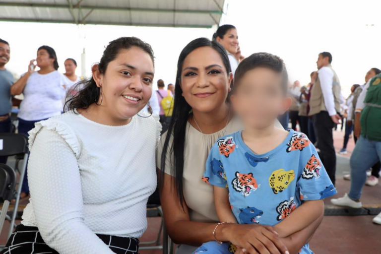 Ariadna Montiel Reyes firma acuerdo en Quintana Roo en pro de las personas discapacitadas