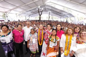 Ariadna Montiel reconoce lucha de las mujeres por el bienestar de México