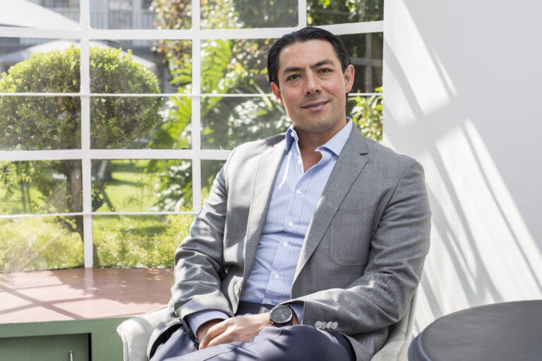 Luis Ricardo Reyes de la Campa: Bancos comerciales enfrentan obstáculos al otorgar préstamos a las pequeñas empresas