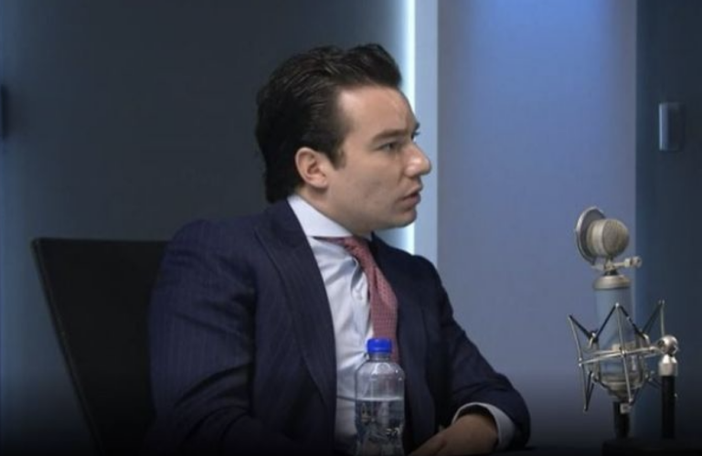 “Como jóvenes, tenemos la obligación de ser agentes de cambio. Y propiciar el relevo generacional en la política. Desde la sociedad civil hay que darle para adelante al cambio. Como amigo, como empresario, como joven, como político, te invito a involucrarnos y a caminar juntos. A transformar con el corazón. Porque juntos somos más”, afirmó Álvarez Bringas.