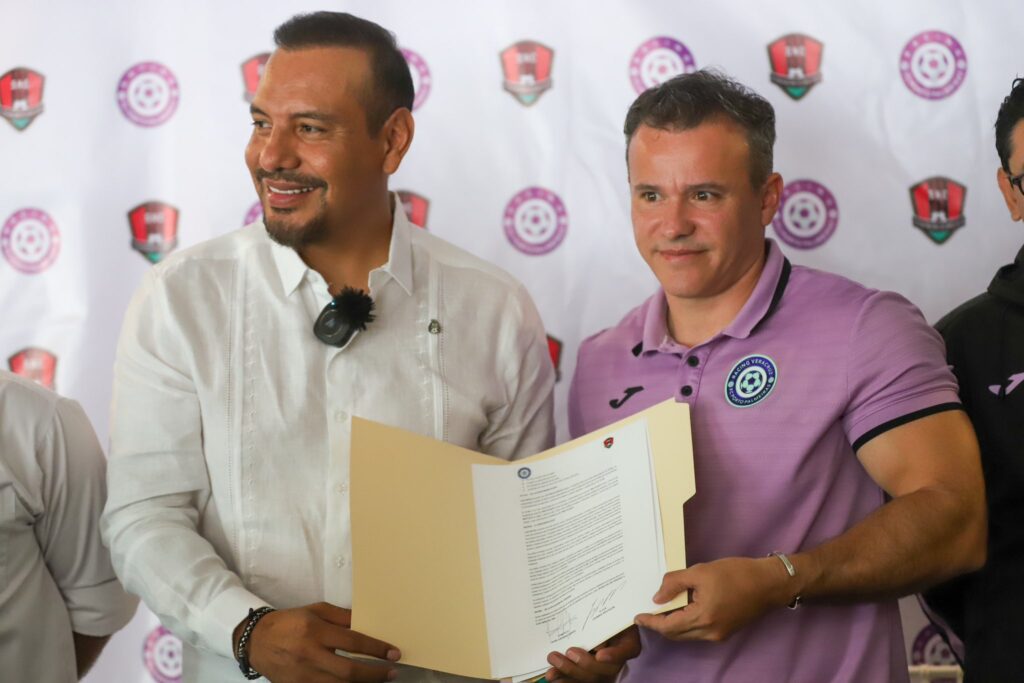 Maclovio-Yañez-Racing FC Porto Palmeiras busca destacar en formación de instructores