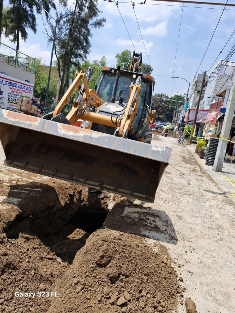 SACMEX resuelve problema de socavón en Benito Juárez