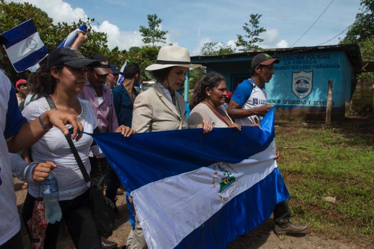 Bianca Jagger defender DDHH es un deber ciudadano
