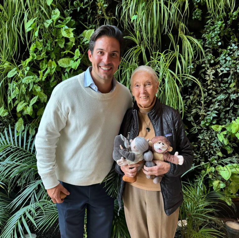 Posible alianza entre Jane Goodall y Víctor González Herrera