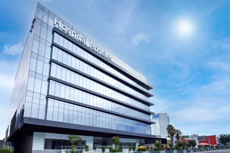 Médico de Hospital Ángeles desmiente videos falsos en redes