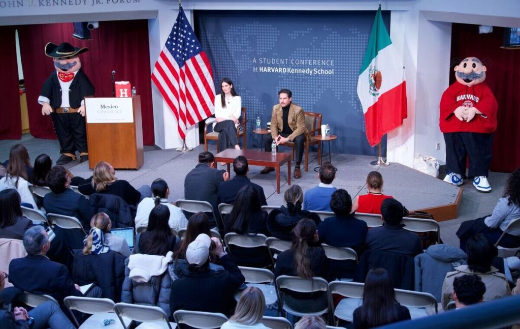 Víctor González Herrera impulsa el "Capitalismo Eco Social" en Harvard