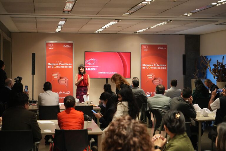 Elektra y AMCO mejoran las estrategias de comunicación empresarial.