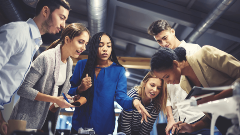 Sector empresarial fomenta el crecimiento del talento joven: Alfredo Gadsden