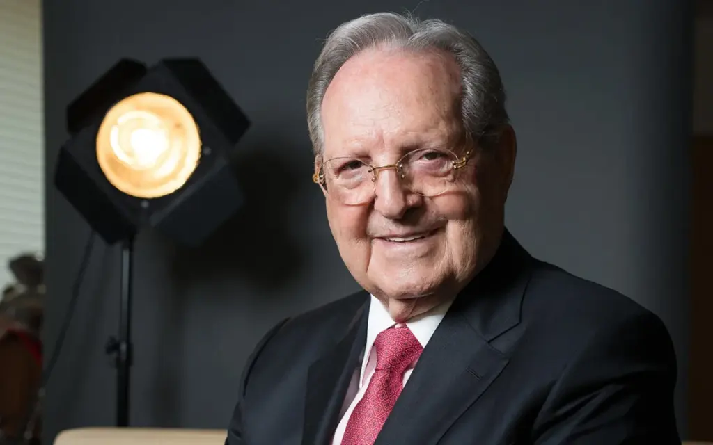 Olegario Vázquez Aldir comparte emotivo mensaje tras la partida de su padre