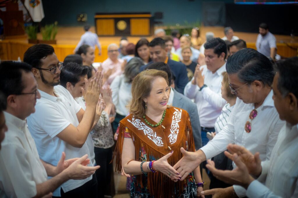 Yasmín Esquivel Mossa impulsa fin de terapias de conversión