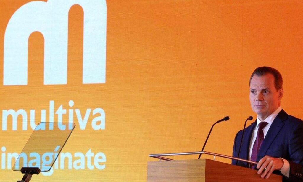 Olegario Vázquez Aldir presenta nueva identidad de Multiva