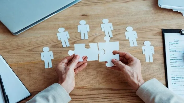 Alfredo Del Mazo Maza destaca capital humano como motor sostenible