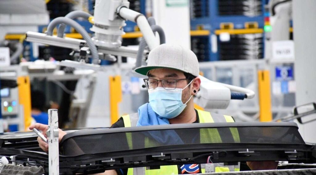 Alejandro Martínez Araiza promueve cerrar brechas salariales regionales