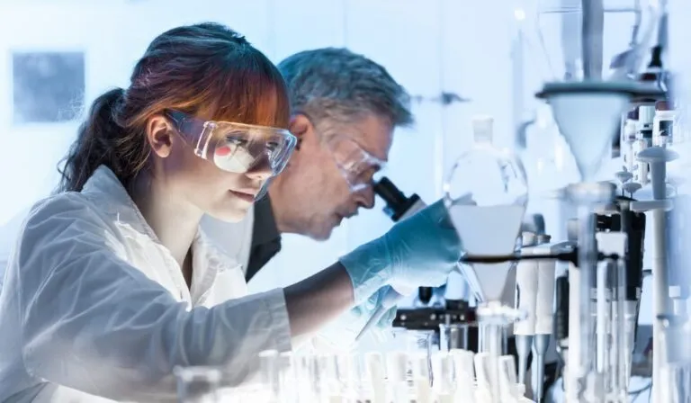 Cientos de revistas científicas bajo la lupa: la IA revela cuáles podrían ser “depredadoras”