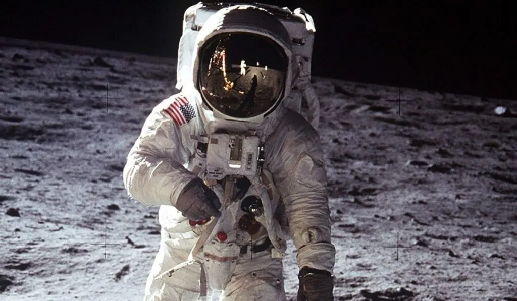 La NASA elige a 10 nuevos astronautas para sus misiones rumbo a la Luna y Marte