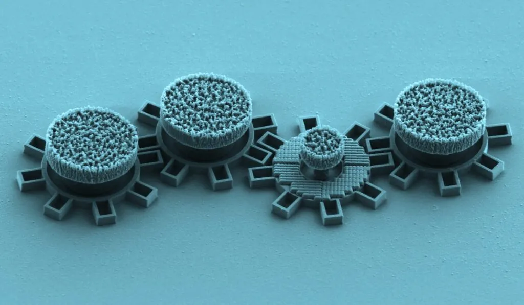 Científicos crean micromotores más pequeños que un cabello humano que se mueven con luz láser