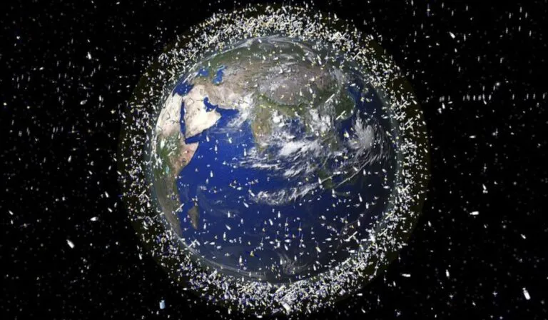 El cielo está lleno de basura: 50 objetos podrían causar el mayor desastre espacial de la historia