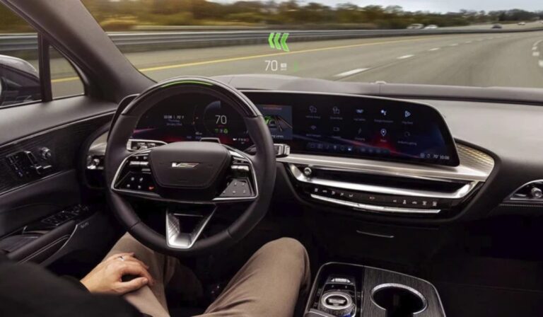 General Motors supera a Tesla con más de mil millones de km sin accidentes e integra la IA de Google Gemini