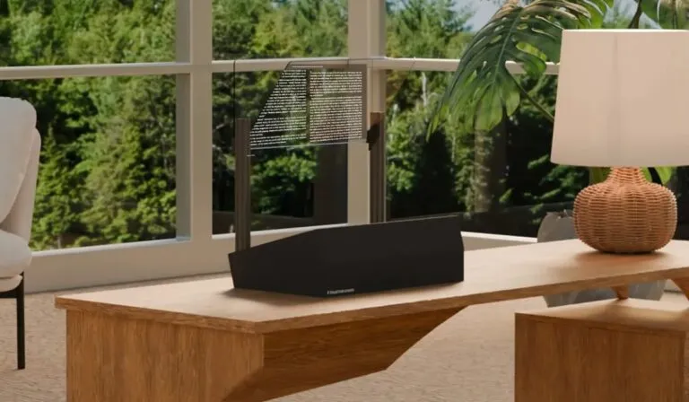 Así es Phantom, el primer monitor transparente del mundo inspirado en tecnología de aviación