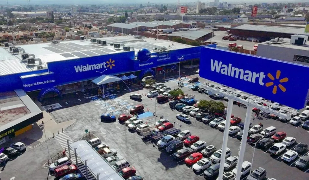 Walmart se prepara para la era de la IA: todos sus empleados verán cambios en sus roles