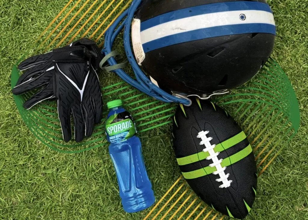Bebida isotónica Sporade enfocada en recuperación física y electrolitos para deportistas.