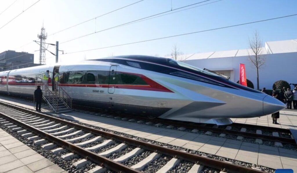 China presenta el tren bala CR450, el más veloz del planeta y deja atrás a Japón