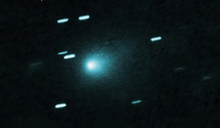 El cometa 3I/ATLAS sorprende con un “latido cósmico” cada 16 horas rumbo a su mayor acercamiento a la Tierra