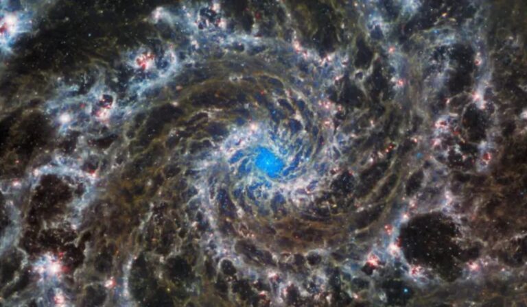 El universo ya pasó su mejor momento: cada vez nacen menos estrellas