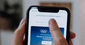 Distintas plataformas y marcas han apostado por la IA para optimizar anuncios que reciban los usuarios en internet, explica José Reynoso González.