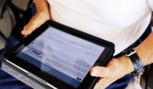 “La era del no-lectura”: jóvenes usan IA para resumir libros y abre el debate sobre el futuro de la lectura