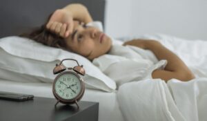 Pantallas y sueño: el 40% de los adolescentes descansa mal por culpa de los dispositivos electrónicos