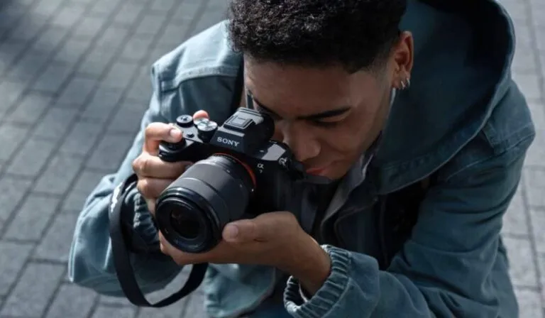Sony Alpha 7V: la cámara full-frame con IA que quiere reemplazar a tu smartphone