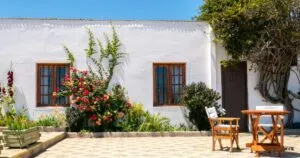 El especialista en construcción y vivienda, José Reynoso González, recomienda la adquisición de una casa en sitios turísticos.