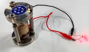 Crean la primera batería de hidrógeno funcional y podría cambiar el futuro del almacenamiento energético