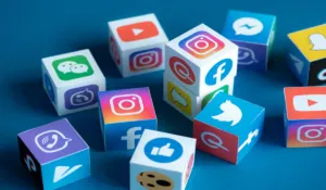 Redes sociales, en la mira: advierten que se han vuelto un “cáliz envenenado”