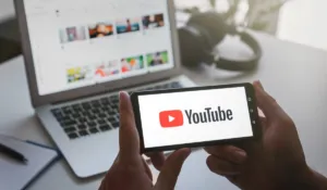YouTube da más control a los padres para frenar el “scroll” infinito en Shorts