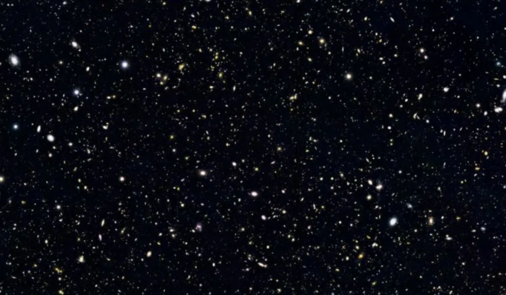 Descubren la primera galaxia “invisible”: casi toda está hecha de materia oscura