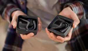 Auriculares con IA que rompen el idioma: traducen 40 lenguas en tiempo real y quieren cambiar cómo viajamos