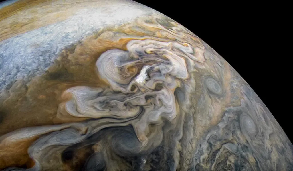 El secreto bajo las nubes de Júpiter: un modelo revela qué oculta la Gran Mancha Roja