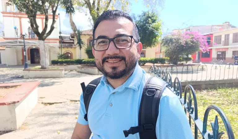 Maestro de Chiapas crea plataforma con IA para comunicarse en lenguas mayas