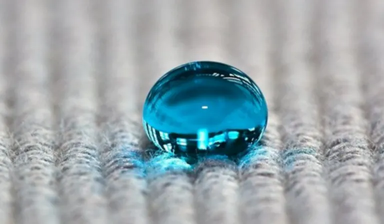 ¿Adiós al detergente? Crean tela que se limpia solo con agua