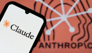 Claude desbanca a ChatGPT: la app de IA que lidera descargas tras polémica con el Pentágono